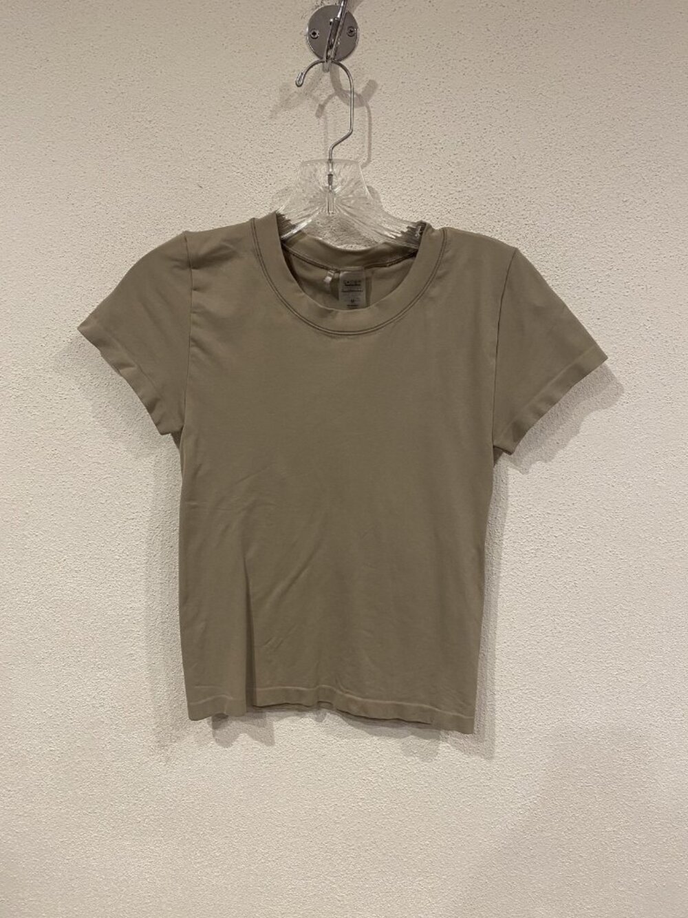 Sunday Best Shirt Womens Medium Beige SinchSeamless Crew Neck Stretch Top